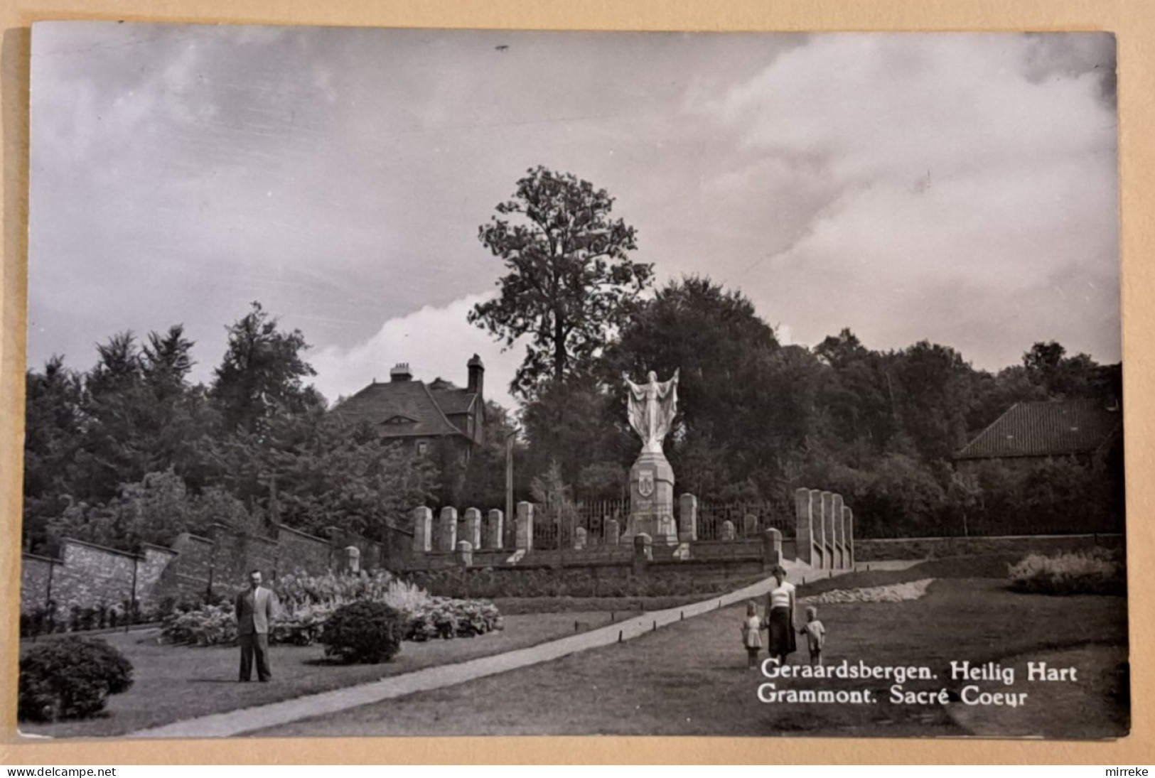 @C4@  -  2 X GERAARDSBERGEN  -  Monument... +  Heilig Hart  -  Zie / Voir / See Scan's - Geraardsbergen