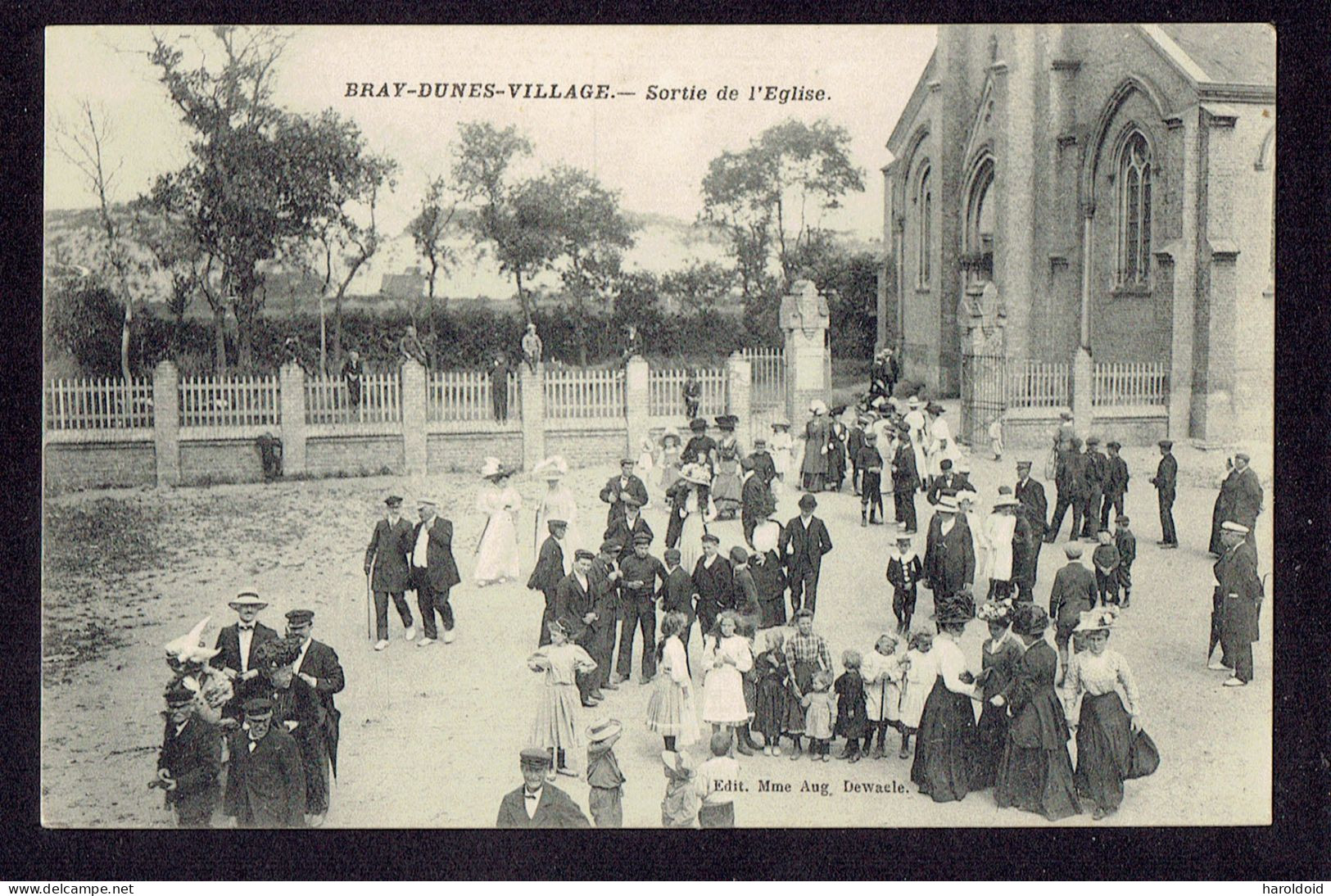 CPA 59 - BRAY DUNES VILLAGE - SORTIE DE L'EGLISE - Bray-Dunes