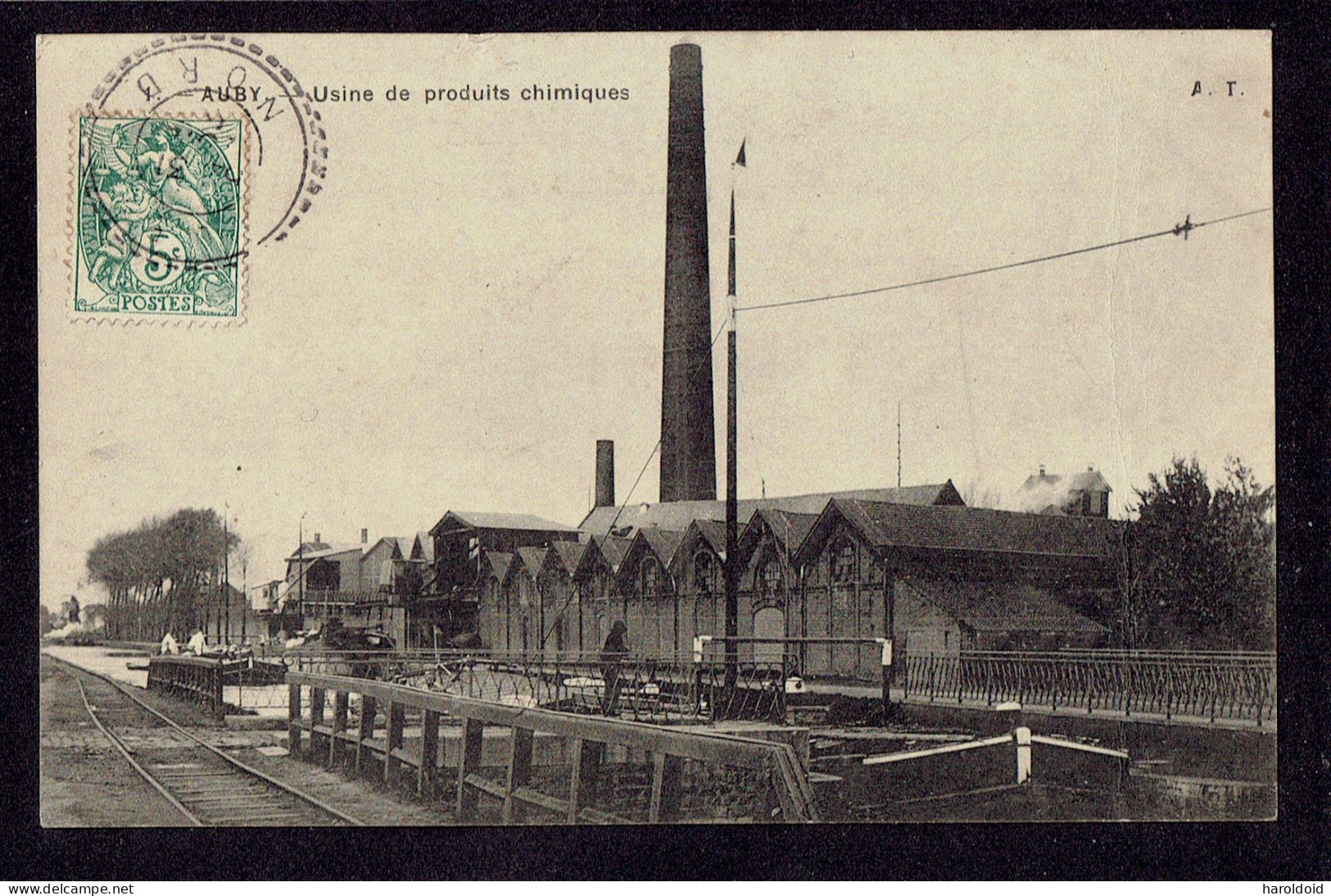 CPA 59 - AUBY - USINE DE PRODUITS CHIMIQUES - PLI VERTICAL A DROITE - Auby