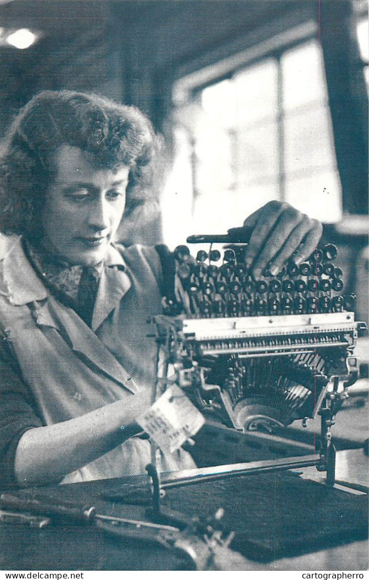 The Nostalgia Postcard 1950 Yesterday`s Britain Glasgow 1955 Typewriter Assembly At British Olivetti - Lanarkshire / Glasgow