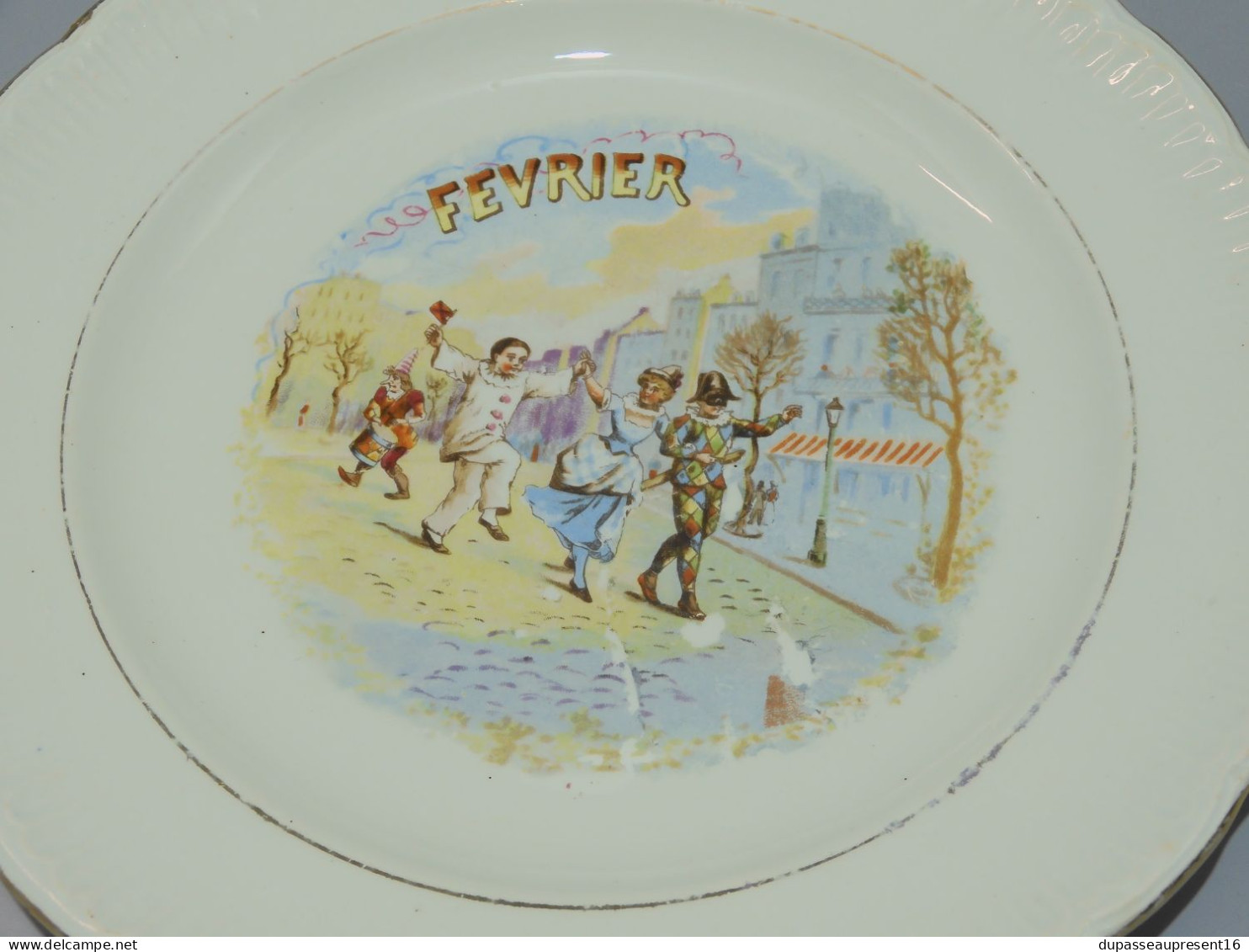 -ASSIETTE A DESSERT CERAMIQUE SAINT AMANDINOISE ANCIENNE MOIS de FEVRIER  XXe   E