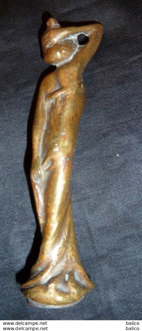 Très Jolie Cachet "Art-Déco" En Bronze   ( Avec Initiales,  V. V ) - Stempel & Siegel