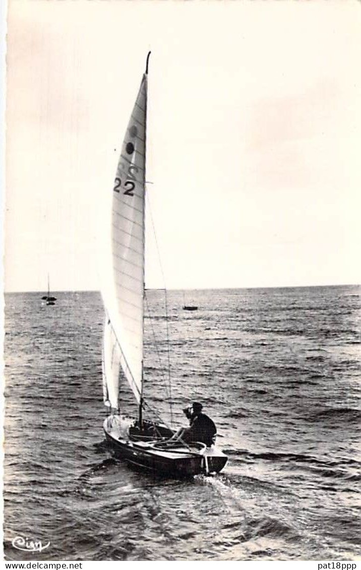 SPORT - VOILE - Lot De 5 CPSM Photos Noir Et Blanc Format CPA ( Dont Une Dentelée ) FRANCE - 5 - 99 Karten