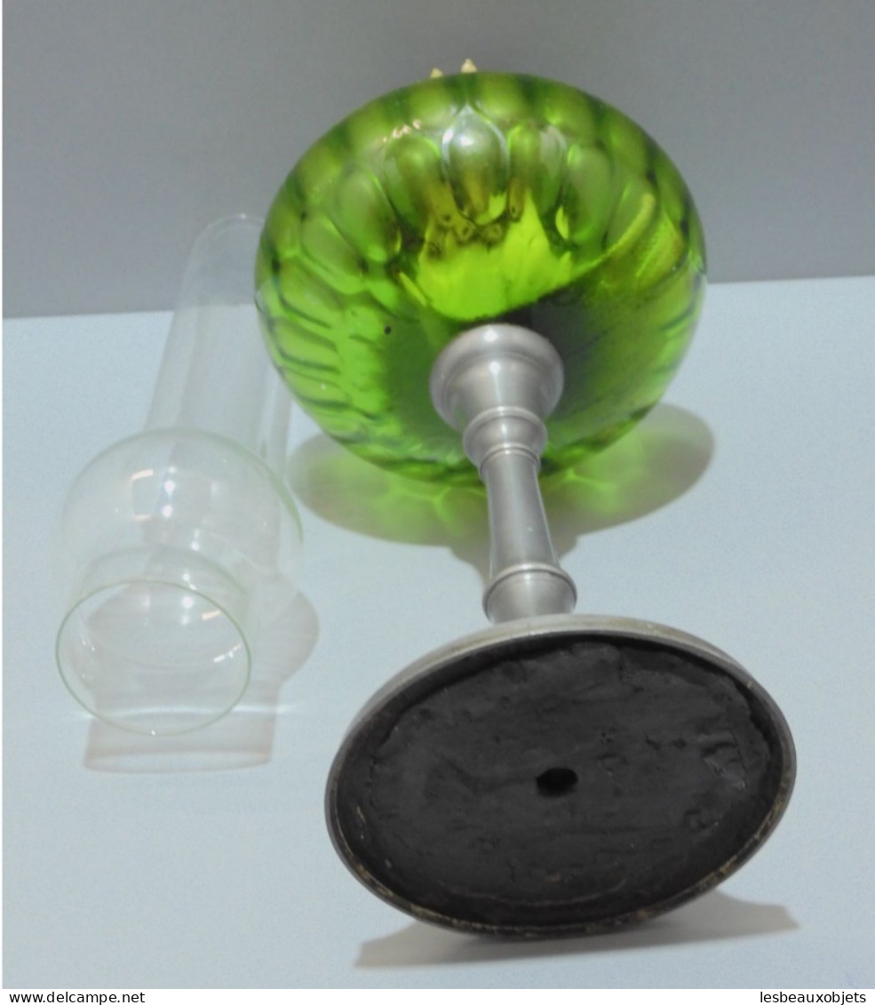 - ANCIENNE LAMPE A PETROLE PIED ETAIN BOL VERRE COULEUR VERTE Complète   E