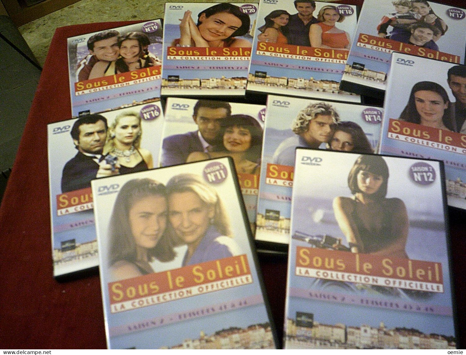 SOUS LE SOLEIL  SAISON 2 COFFRET 10 DVD EPISODES DE 41  A  50   //  40  FOIS 52 MIN ENVIRON - Collezioni & Lotti