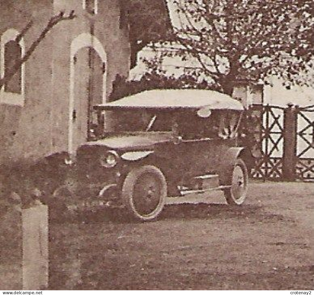 72 PONTVALLAIN N°1760 Domaine Du Bourg En 1935 VOIR 2 ZOOMS Voiture Auto Cabriolet Ancien Et 2 Chiens VOIR DOS - Pontvallain