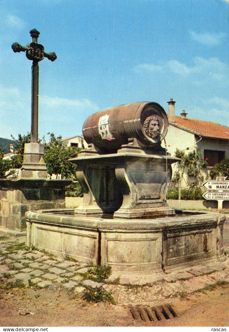 CPM - M - PUY DE DOME - COMBRONDE - LE TONNEAU ET LA CROIX - Combronde