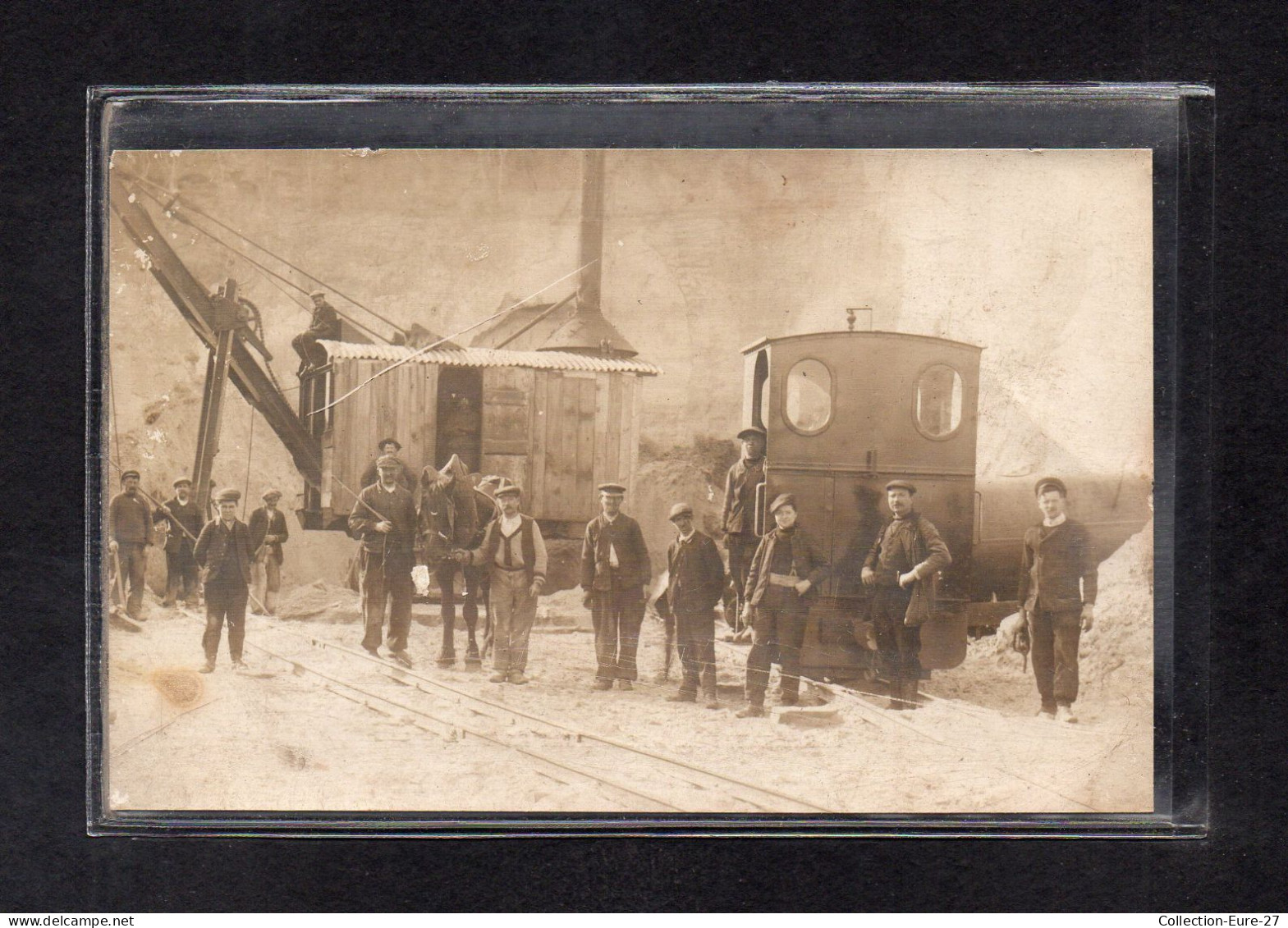 (08/02/24) 78-CPA SAINT ARNOULT EN YVELINES - CARTE PHOTO - TRAVAUX LIGNE DE CHEMIN DE FER - Photo J.RUMEAU - ROCHEFORT - St. Arnoult En Yvelines