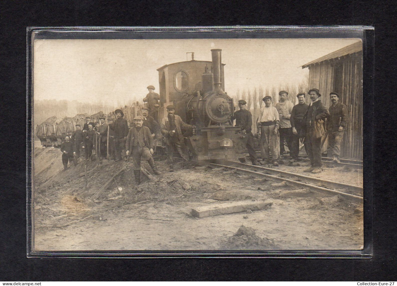 (08/02/24) 78-CPA SAINT ARNOULT EN YVELINES - CARTE PHOTO - TRAVAUX LIGNE DE CHEMIN DE FER - Photo J.RUMEAU - ROCHEFORT - St. Arnoult En Yvelines