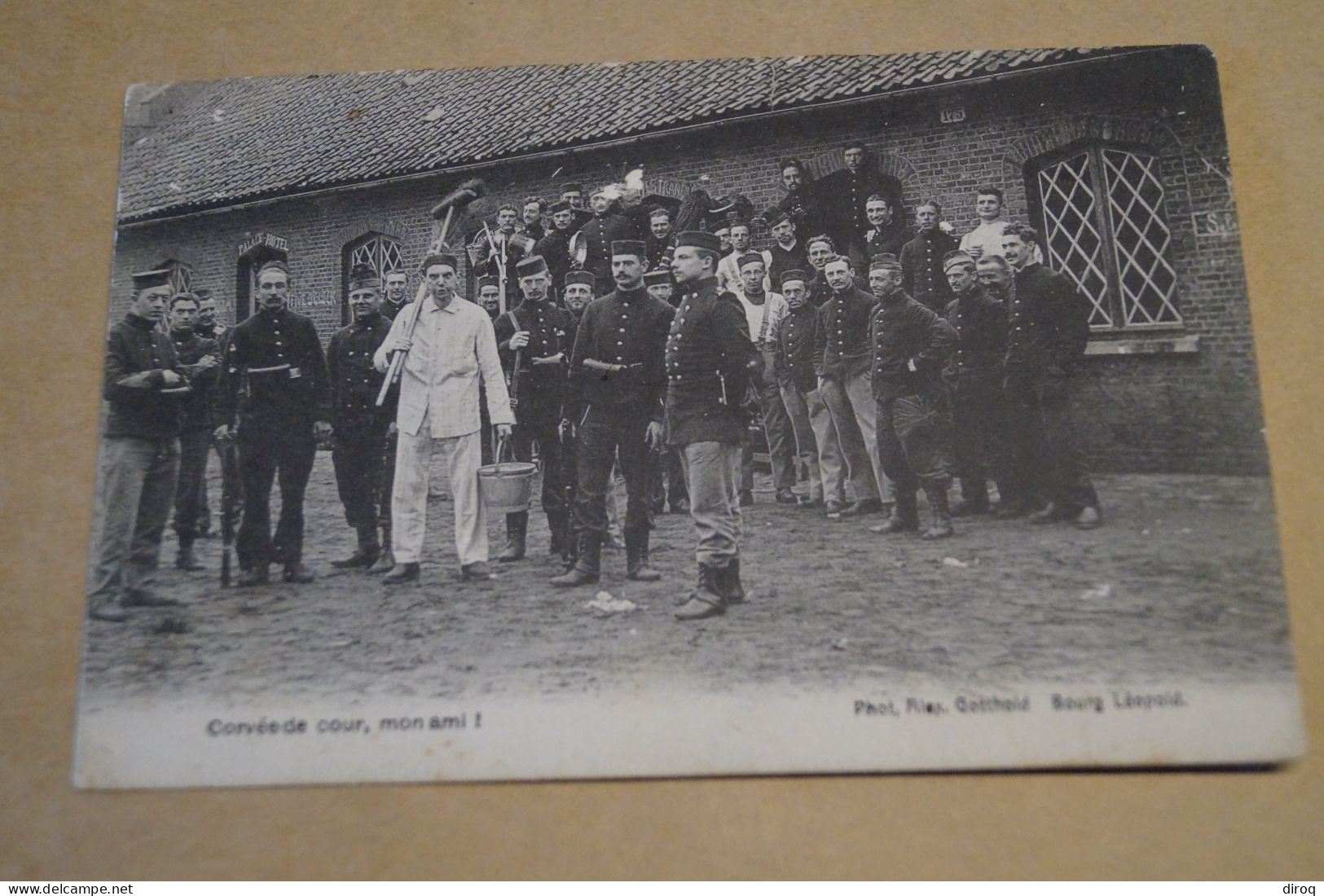 Superbe Ancienne Carte Photo,militaire,1911,corvée De Cour,pour Collection - Régiments