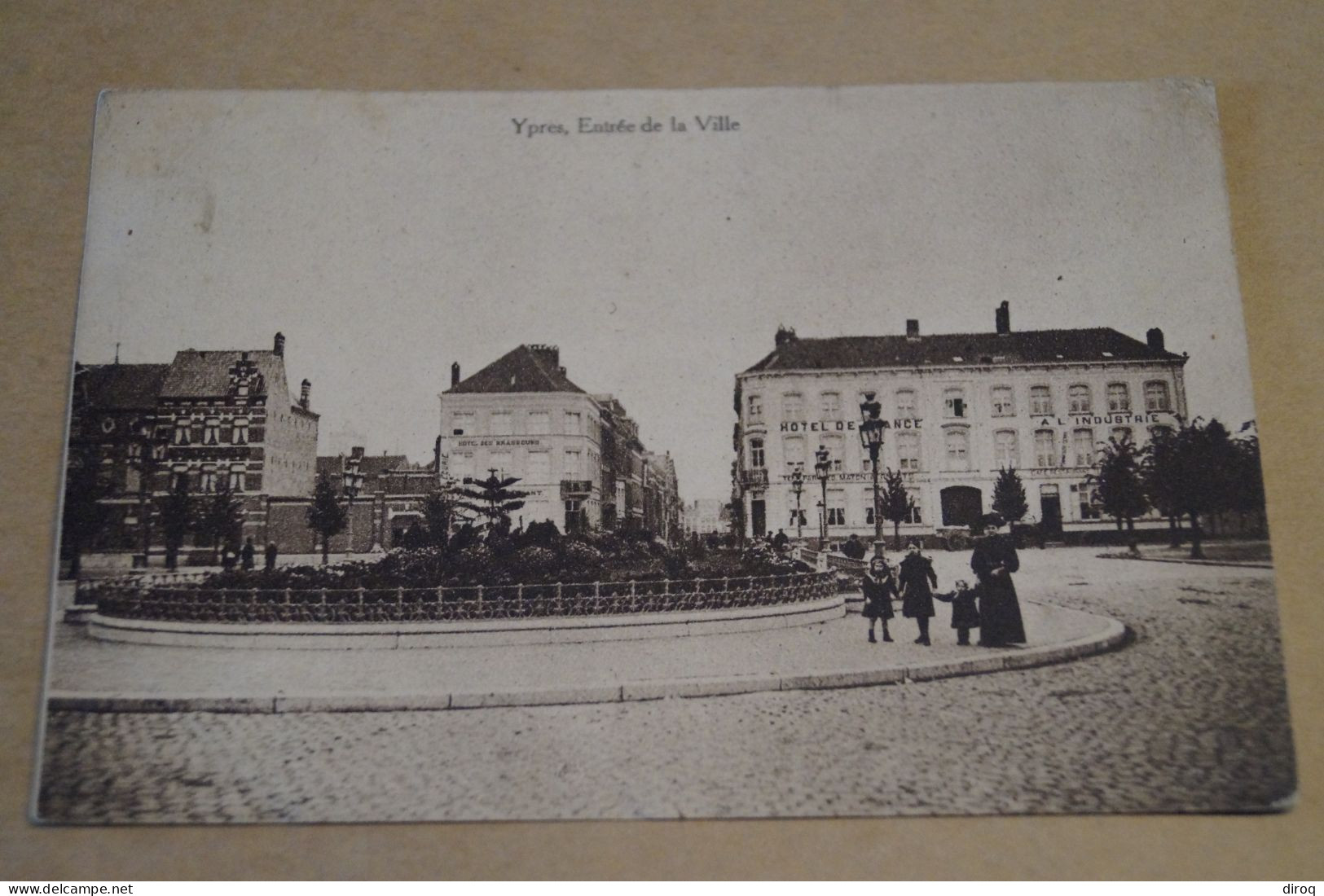 Superbe Ancienne Carte, Ypres,entrée De La Ville,Hotel De L'industrie,1919,pour Collection - Ieper