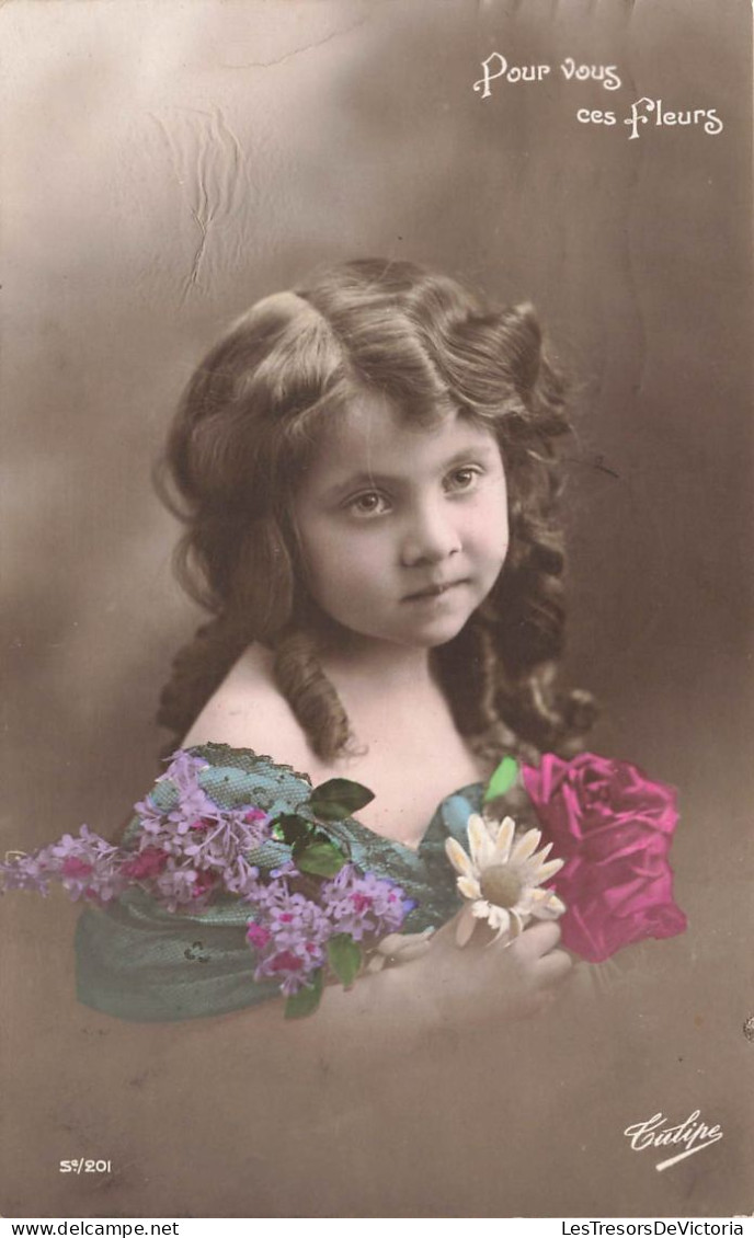 ENFANTS - Portraits - Petite Fille - Pour Vous Ces Fleurs - Fantaisie - Carte Postale Ancienne - Portretten