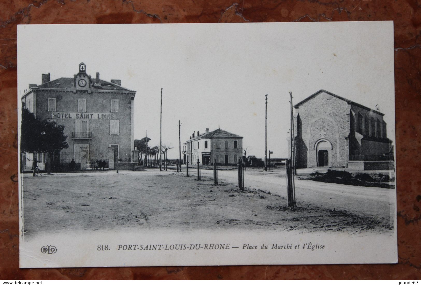 PORT SAINT LOUIS DU RHONE (13) - PLACE DU MARCHE ET L'EGLISE - Saint-Louis-du-Rhône