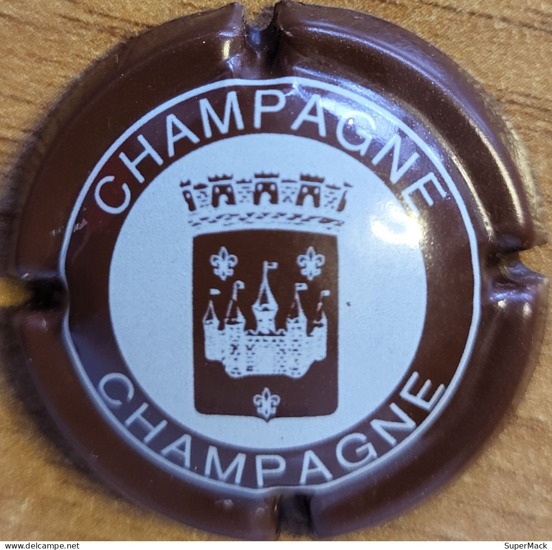 Capsule Champagne PANNIER Série 4- Grand écusson, Anonyme, Brun & Blanc Nr 18 - Pannier