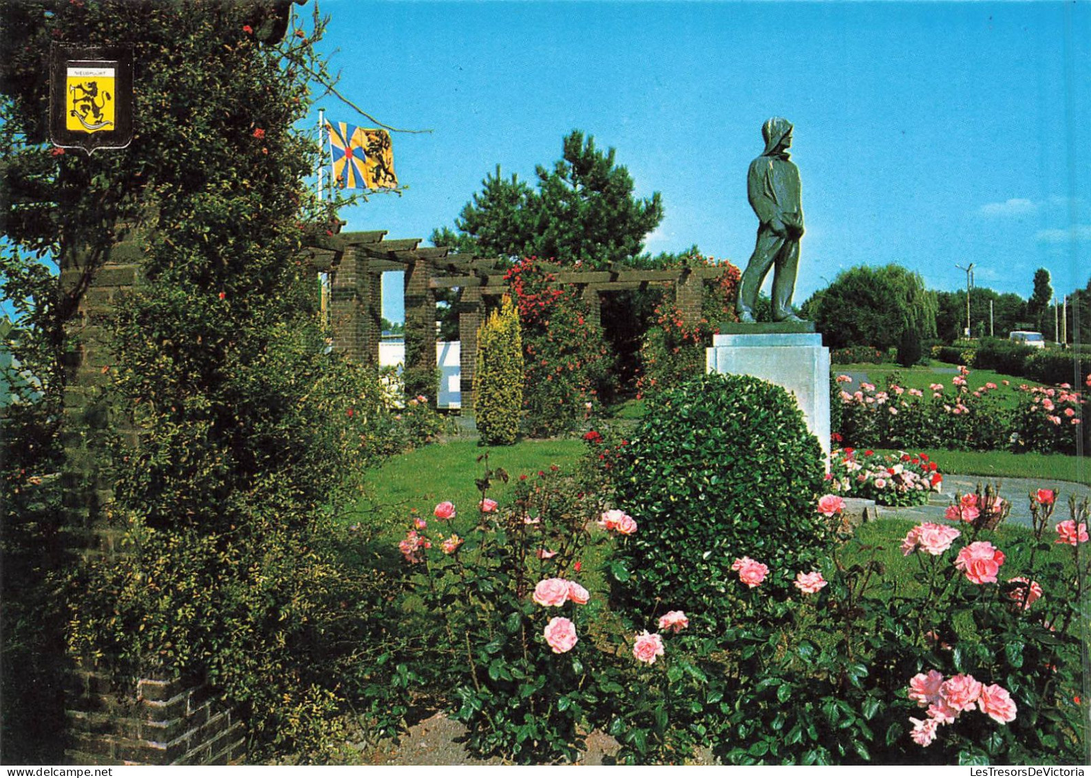 BELGIQUE - Nieuwpoort -  Vue Générale Du Monument Commémoratif Aux Pêcheurs - Carte Postale - Nieuwpoort