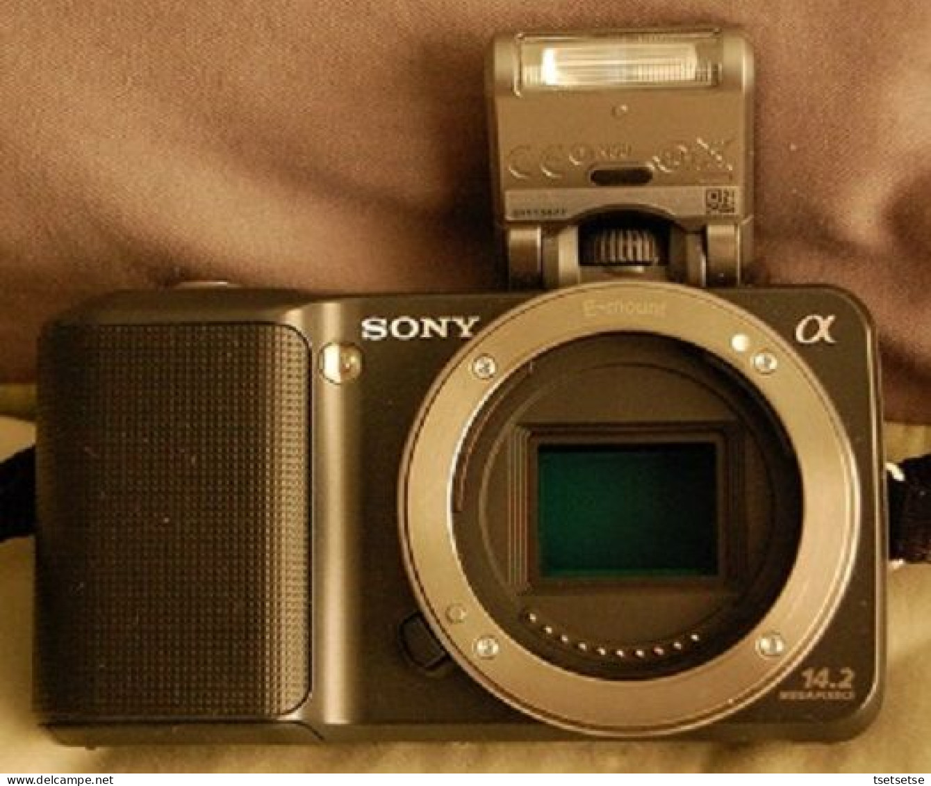 No need spend $2,500+! Sony MIRRORLESS interchange lens video Camera + zoom lens + battery