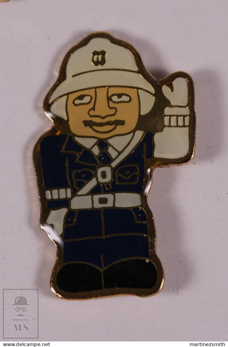 Pin Police Man Traffic Control - 17 X 26 Mm - Unmarked Back - Butterfly Fastener - Police