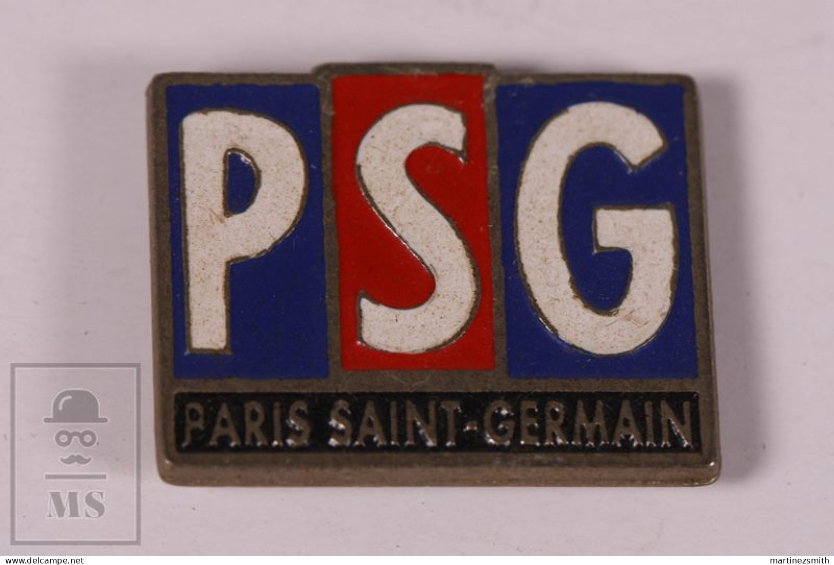 Pin Football PSG Paris Saint Germain France - 23 X 18 Mm - Unmarked Backside - Butterfly Fastener - Football