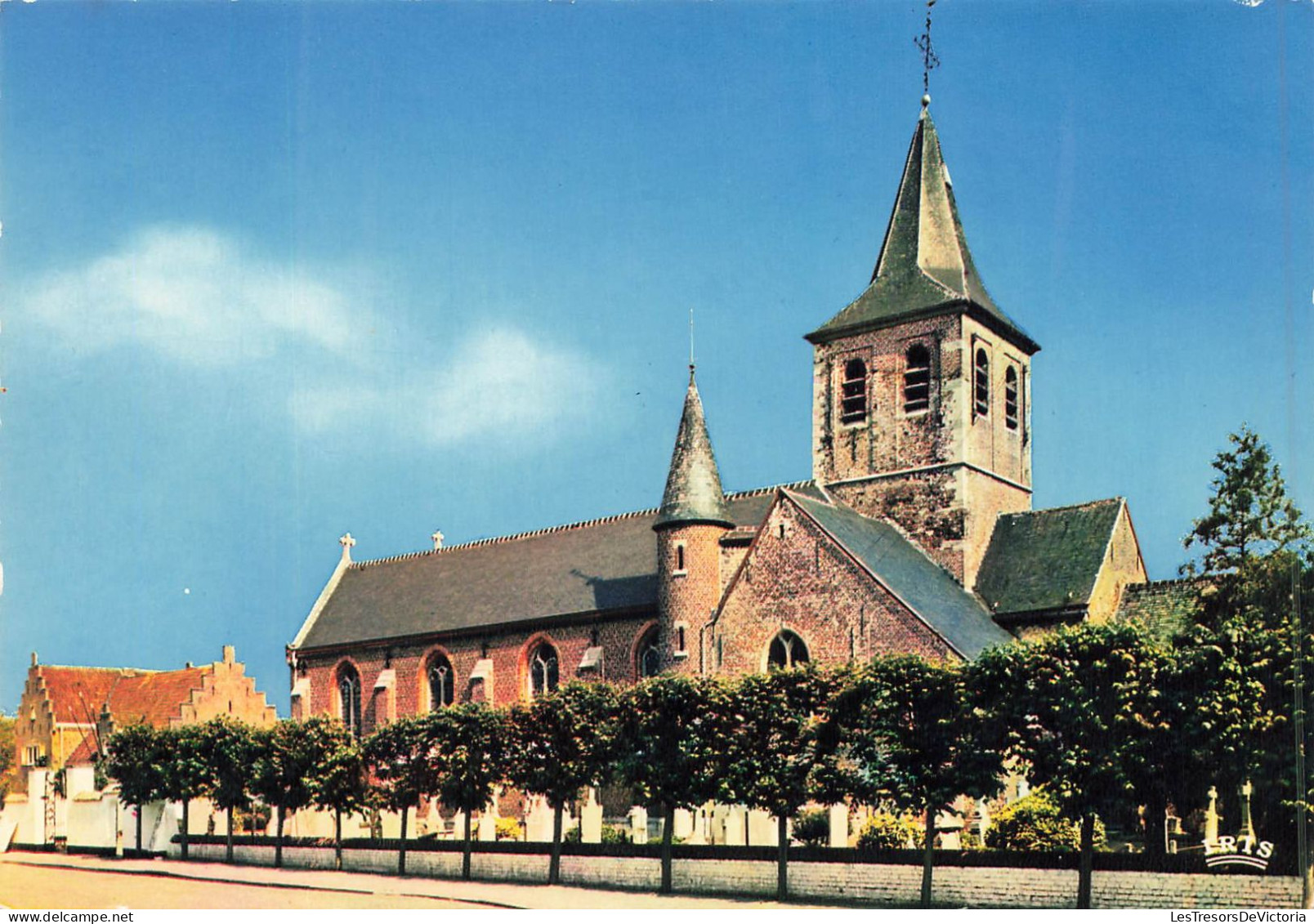 BELGIQUE - Sint Martens Latem - Sint Martinuskerk En Gemeentehuis - Vue Panoramique De L'église - Carte Postale - Sint-Martens-Latem