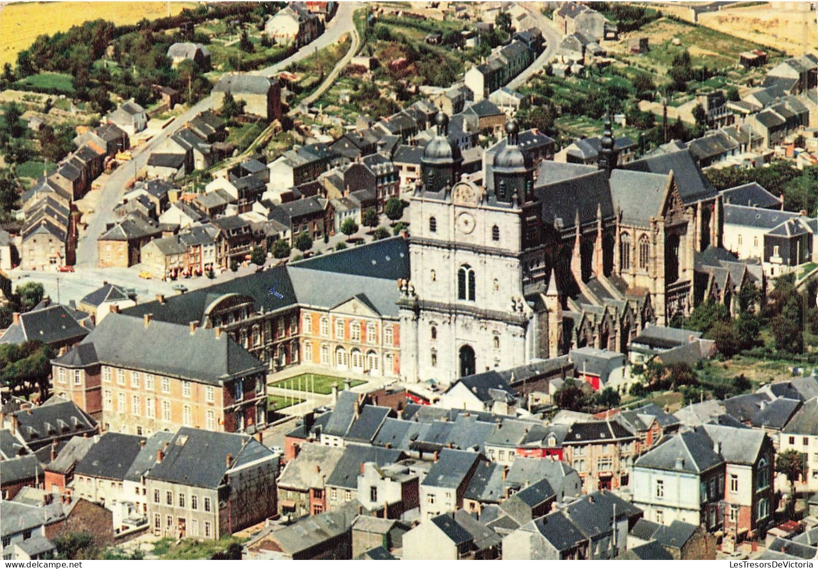 BELGIQUE - Saint Hubert - Vue Générale De La Basilique - Carte Postale - Saint-Hubert