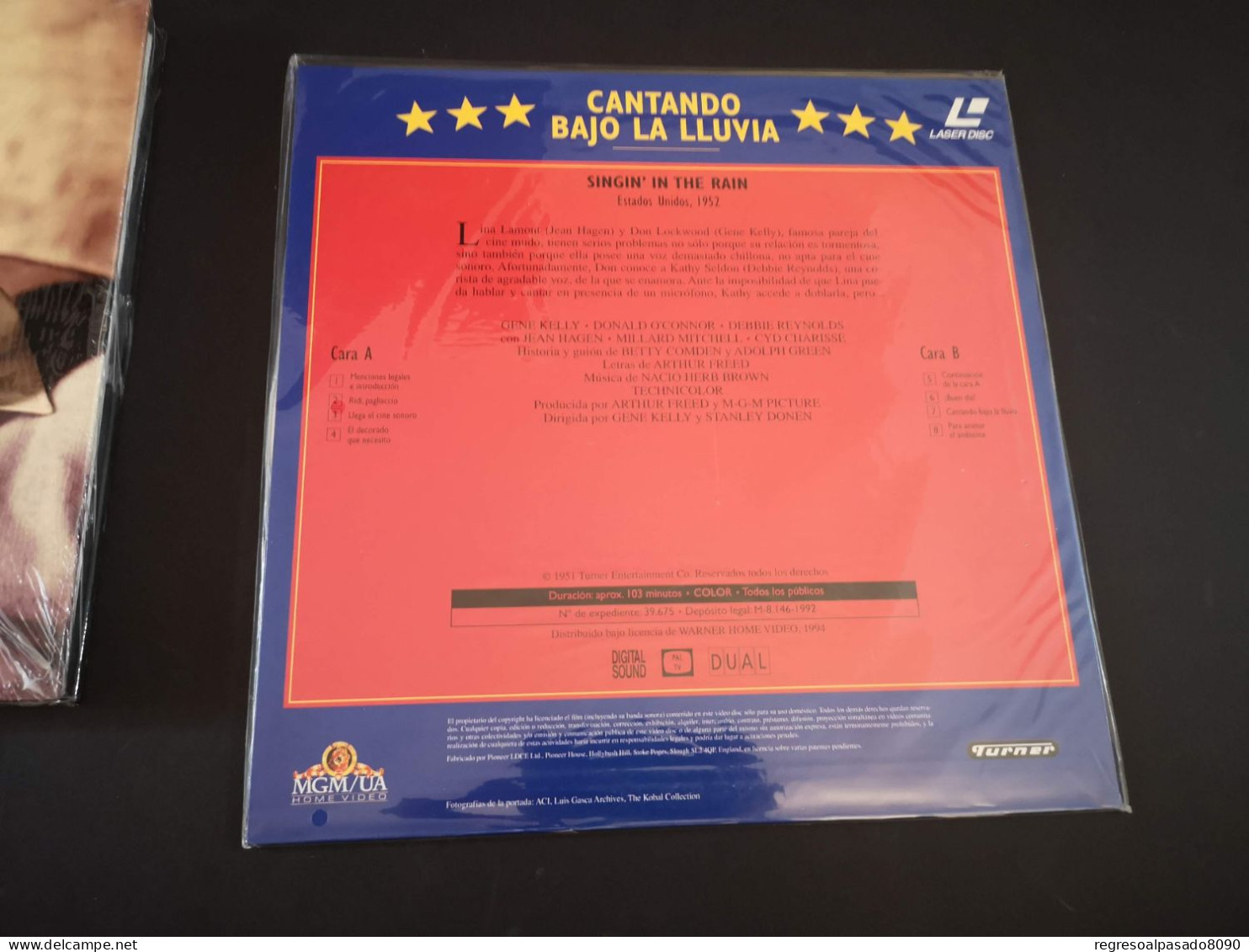 Gene Kelly Libro Y Película Laser Disc Laserdisc Cantando Bajo La Lluvia. Mitos Del Cine Planeta Años 90 - Classic