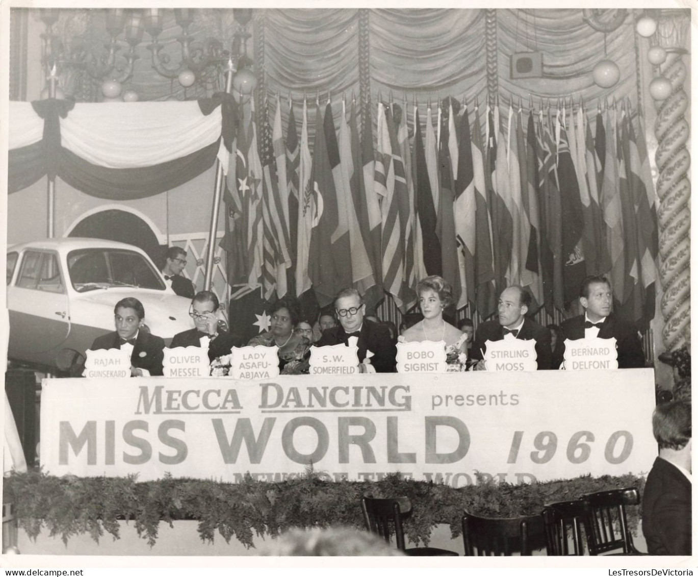 Photographie Originale  - Mega Dancing Presents Miss World 1960 - Jury De Célébrité - Dim:20/25 Cm - Célébrités