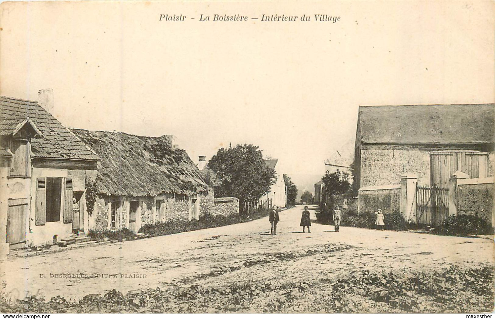 PLAISIR La Boissière, Intérieur Du Village - Plaisir