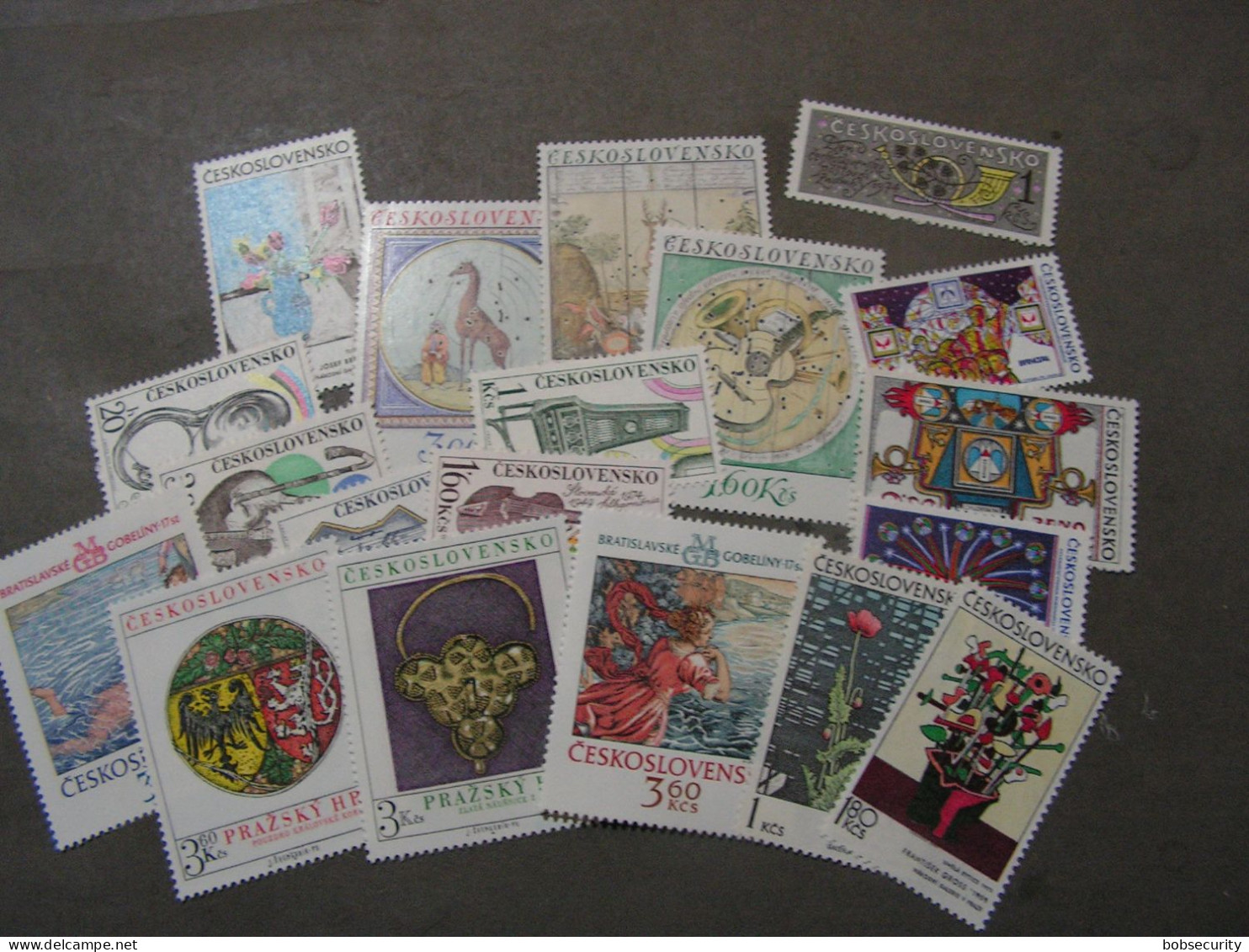 CSR Lot  MNH **  Aprx. 1973 - Lots & Kiloware (mixtures) - Max. 999 Stamps