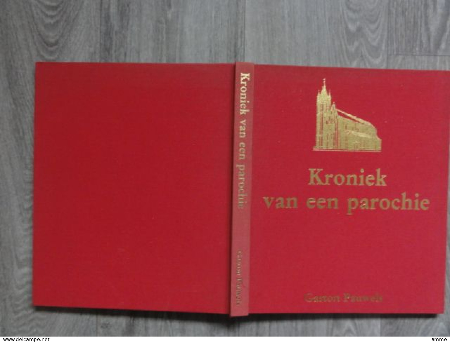 Izegem   * (Boek)  Kroniek van een parochie - 75 jaar H. Hartparochie te Izegem 1907-1982