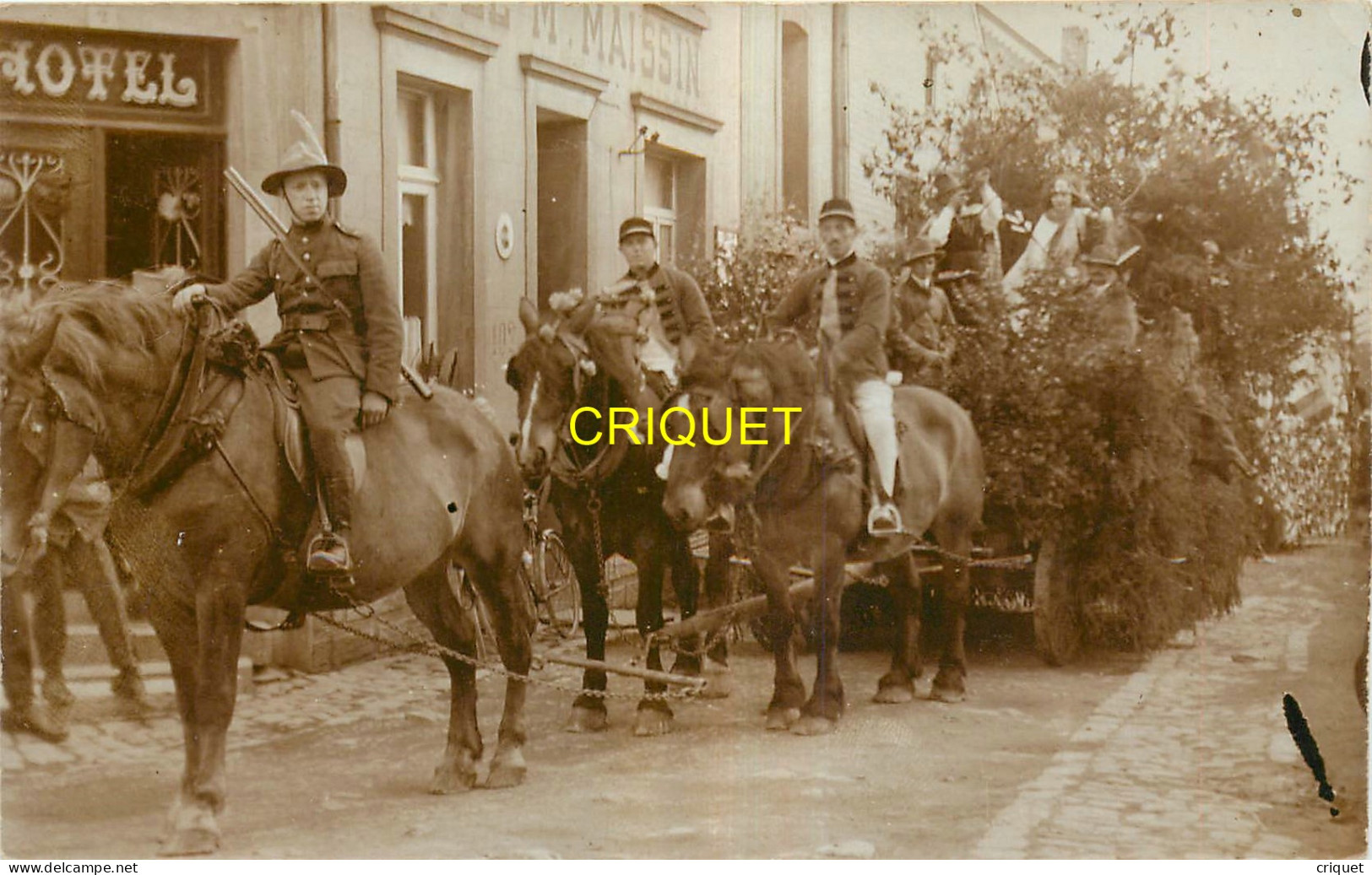 Belgique, Bertrix, Carte Photo Cavalcade, Défilé, Fête ... Char De La Chasse, Phot. Lesenfants-Bouret - Bertrix