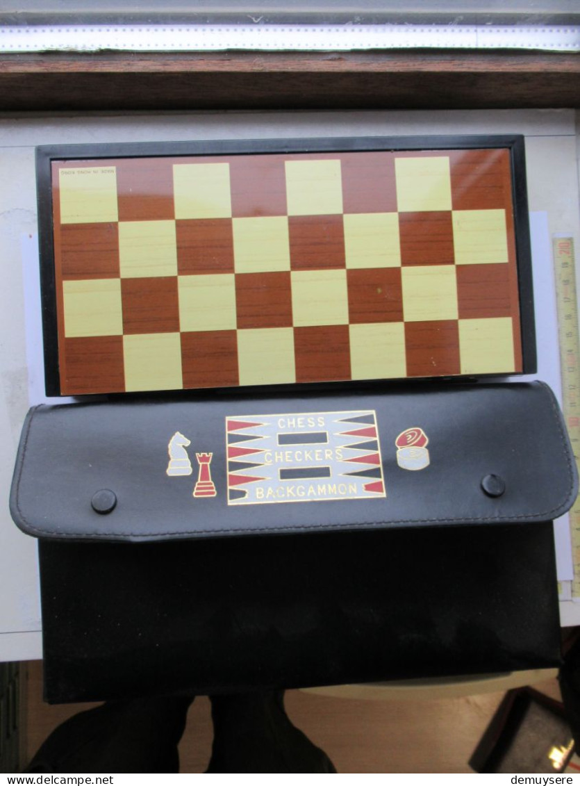 LADE 900 - CHESS CHECKERS BACKGAMMON - Denk- Und Knobelspiele