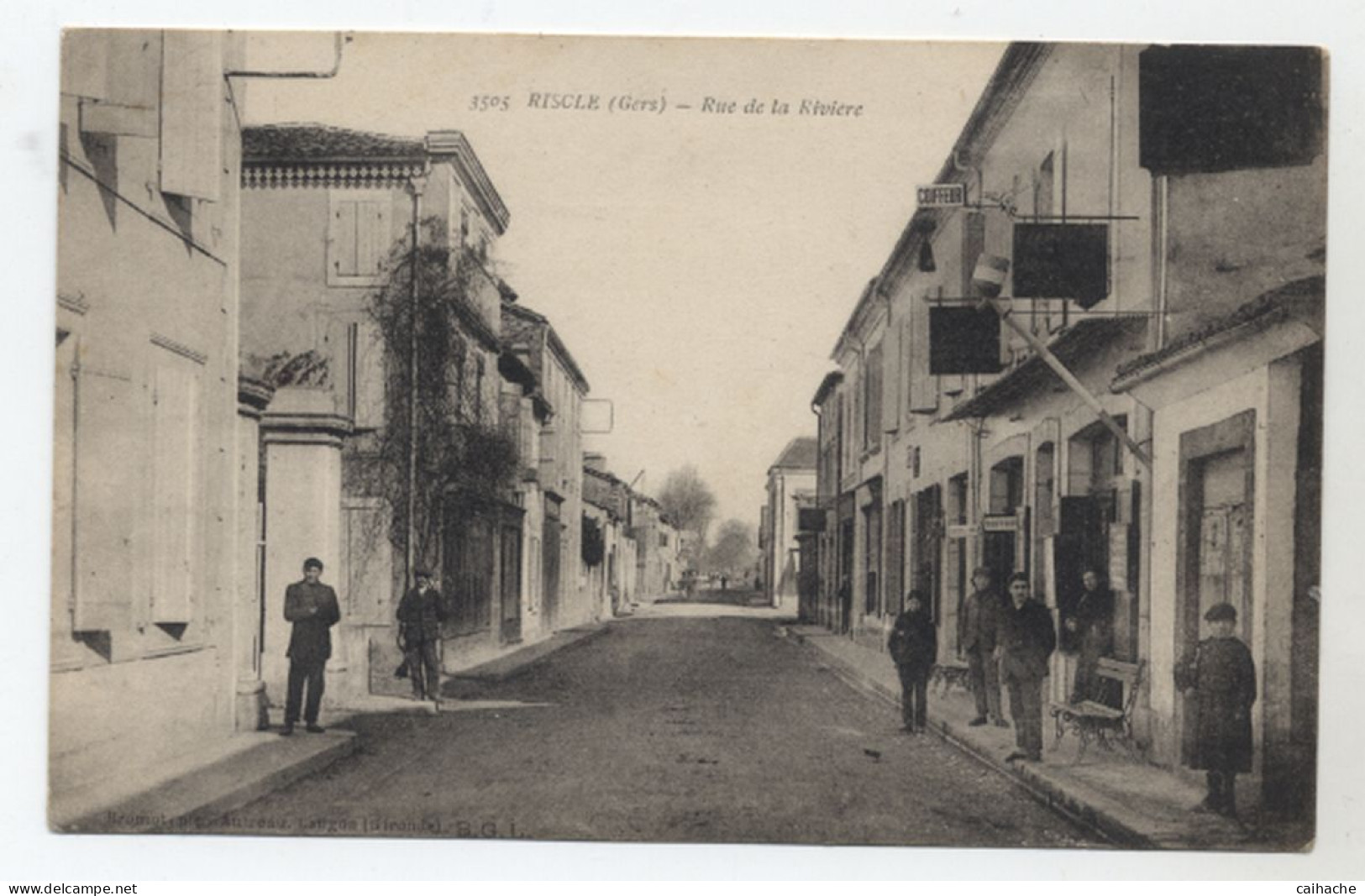 32 - RISCLE - Rue De La Riviére - Commerces - - Riscle