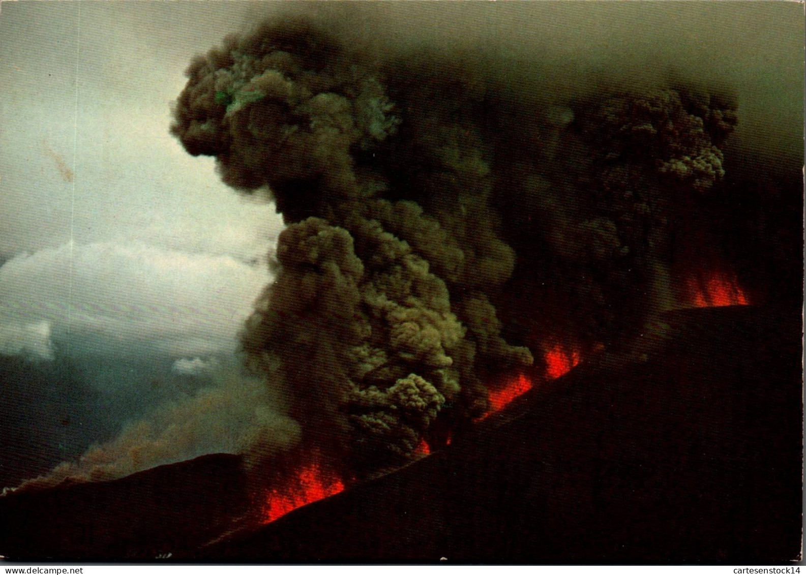 N°41354 Z -cpsm The Eruption Hekla - Islande