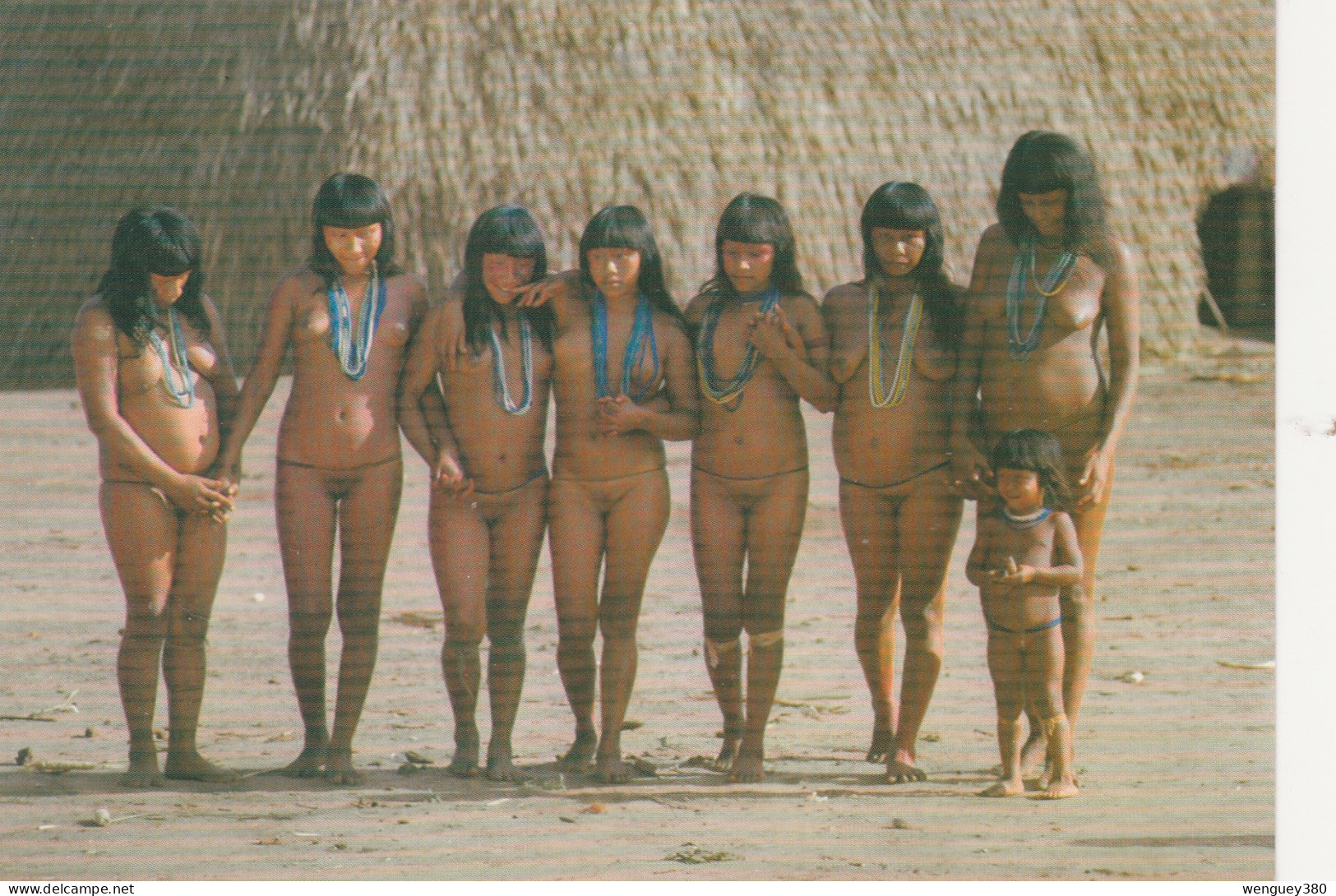 AMAZONIE  BRASIL NATIVO. Dança Do "Yamoricuma"  Avec Vêtement Rituel "uluri". TB PLAN  Années 90.  RARE Voir Description - Manaus