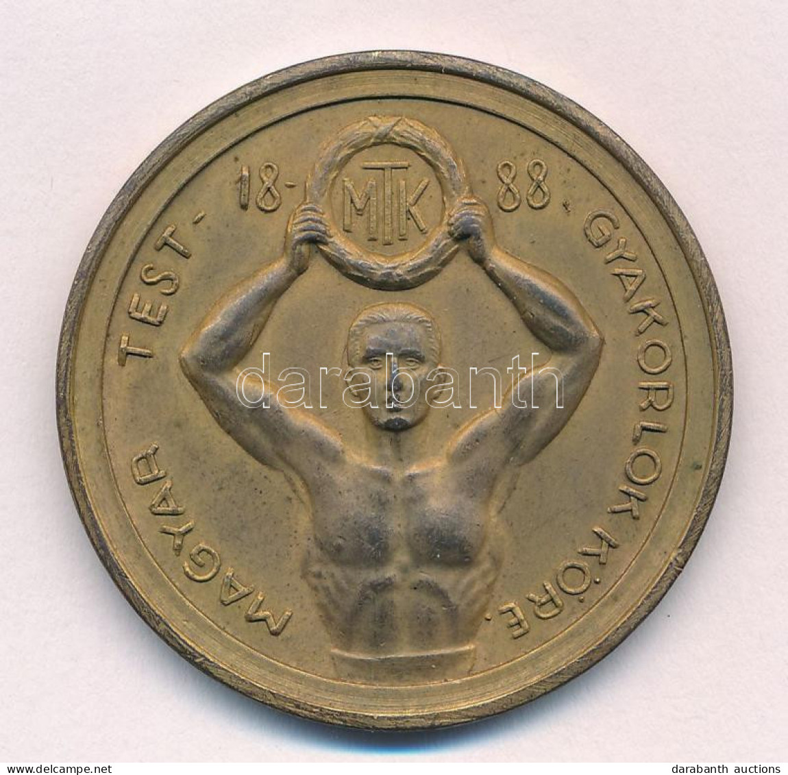 ~1910-1920. "Magyar Testgyakorlók Köre - MTK / Bátorság, Buzgalom, Barátság" Aranyozott Bronz Díjérem (41mm) T:XF Ph - Unclassified