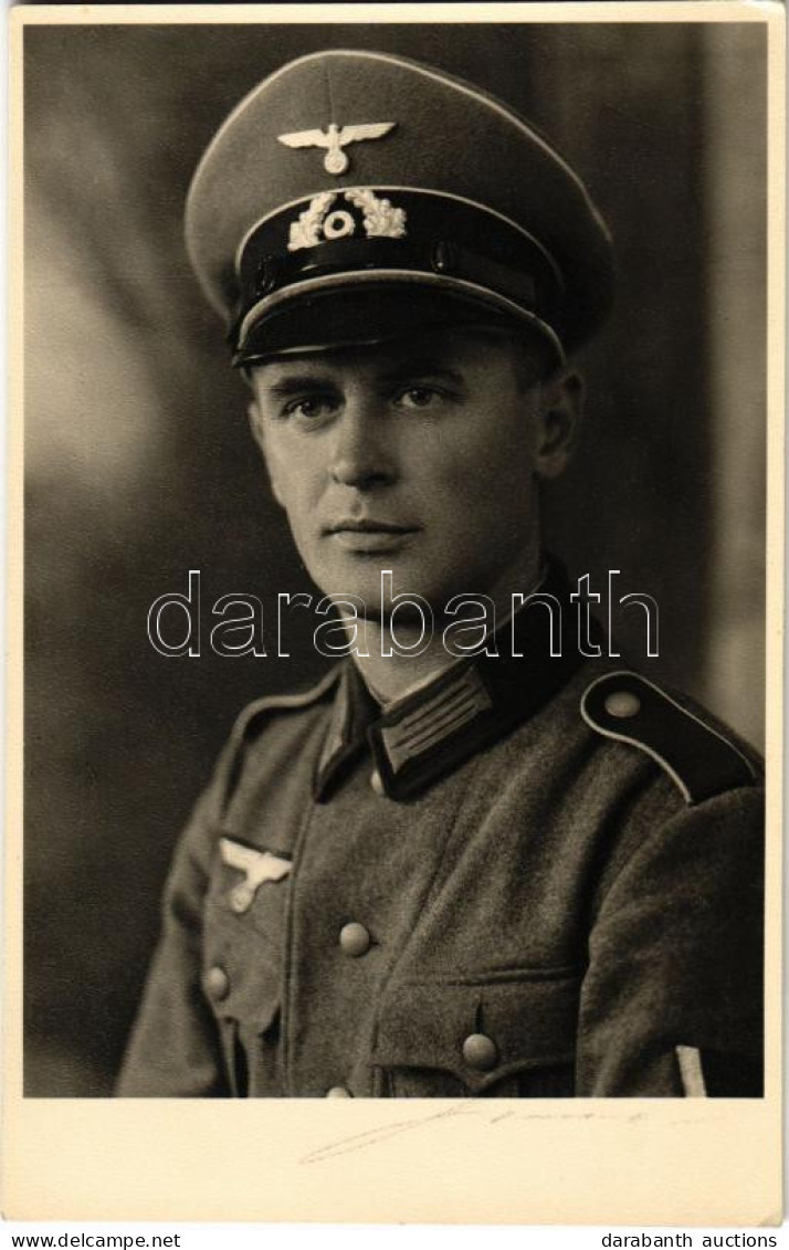 * T2/T3 WWII German Military, Luftwaffe Pilot. Simonis (Wien) Photo (EK) - Unclassified