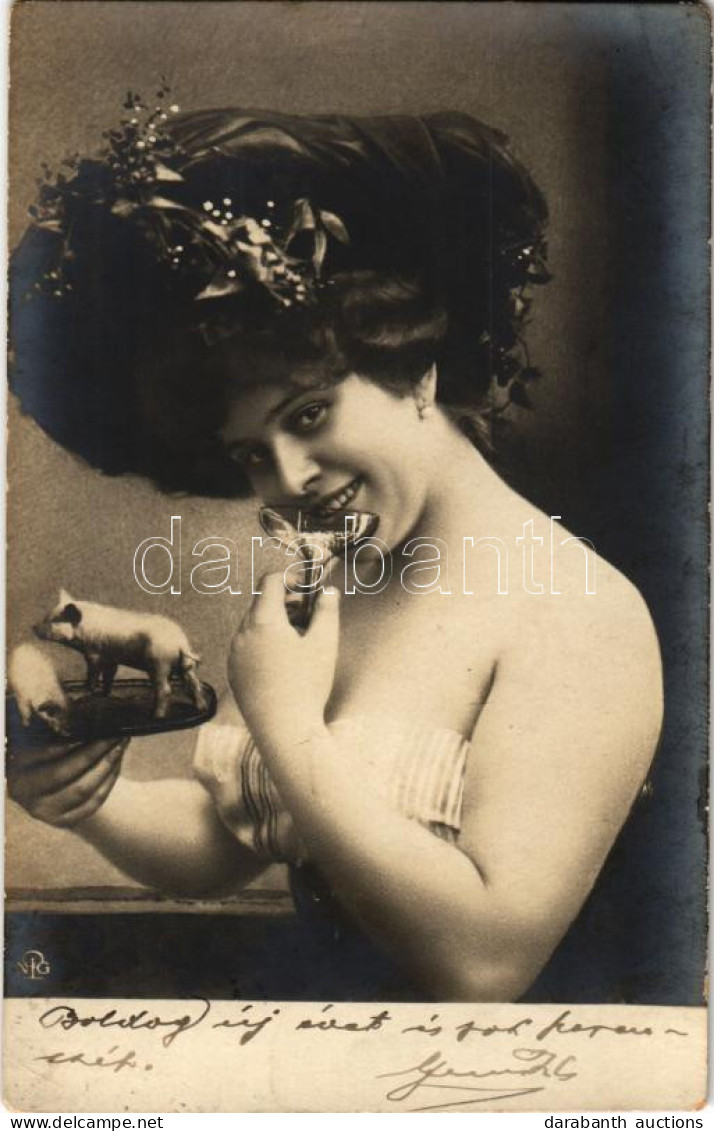 T2 1906 Újévi üdvözlet! Pezsgőző Hölgy Malacokkal / Ne Year Greeting, Lady Drinking Champgane, Pigs - Unclassified