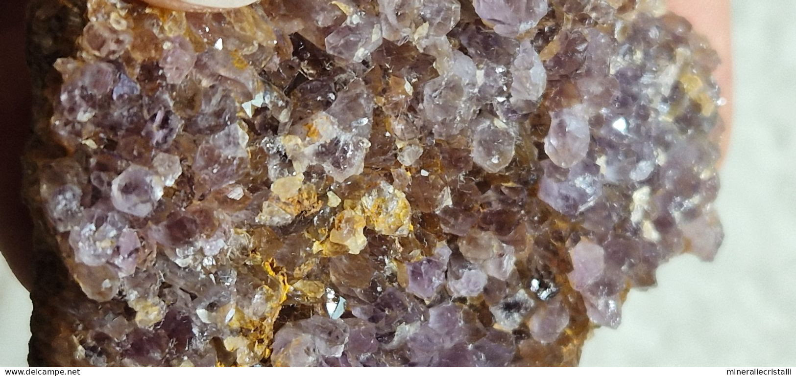Minerali Toscani drusa di Ametista rara dalla miniera di vetulonia Grosseto Italia 64,77gr