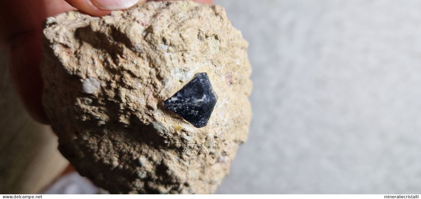 Quarzo Nero Morione Monteriggioni Siena Italia 114gr 5cm - Minéraux