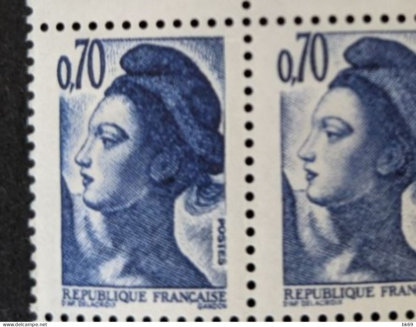 2240a** Belle Double Frappe Tenant à Normal Dans Un Bloc De 4 Sur Le 70c Bleu-violet - Unused Stamps