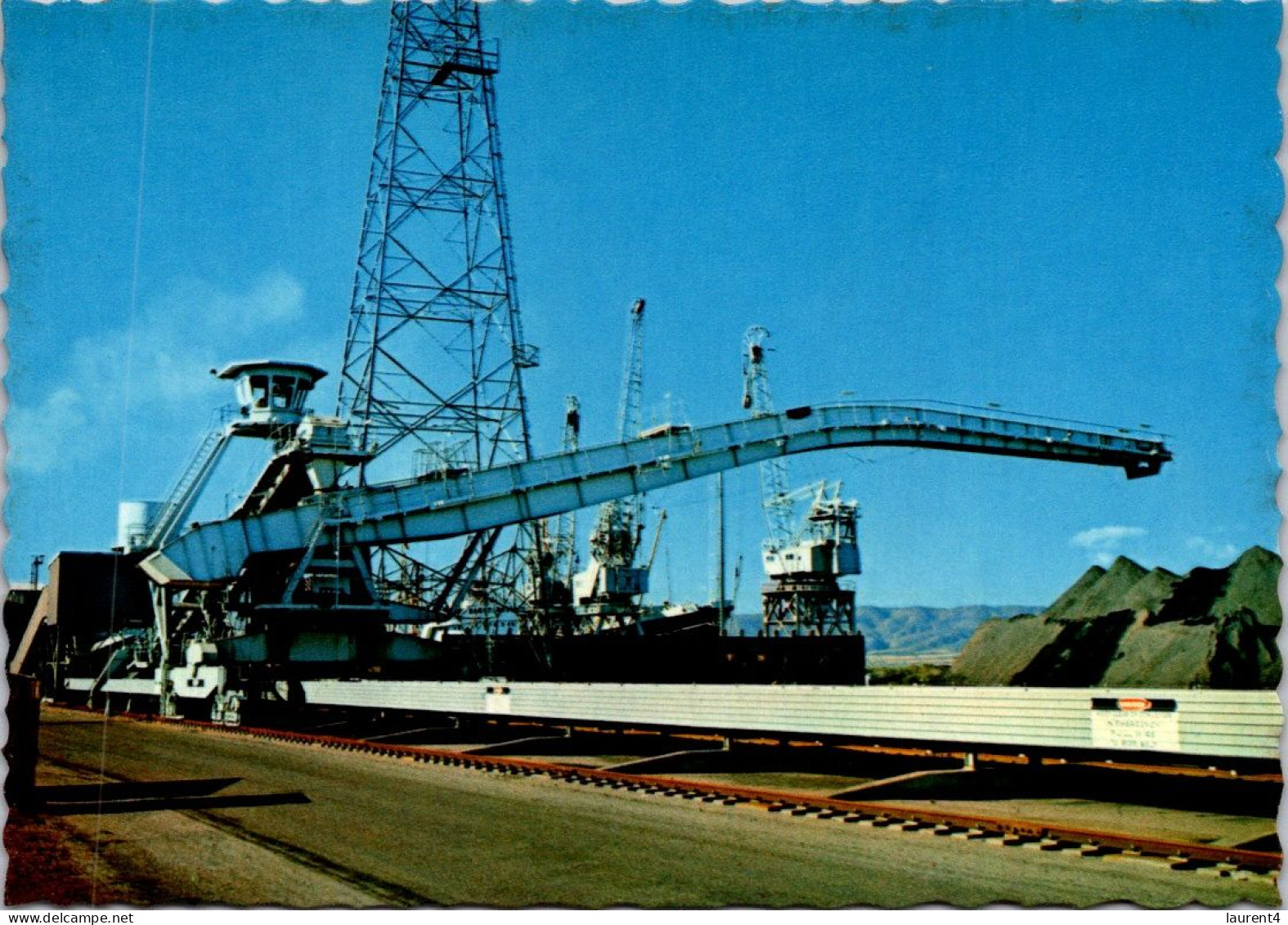 9-2-2024 (3 X 41)  Australia - SA - (Port Pirie) A Crane Loading Lead Concentrates - Autres & Non Classés