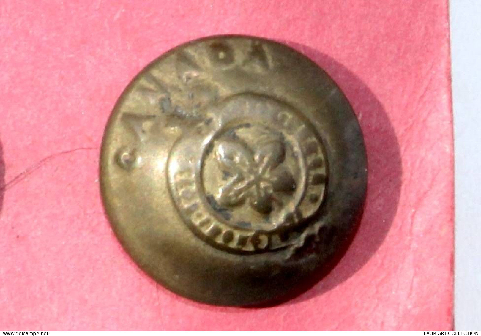 BOUTON UNIFORME ANCIEN MILITAIRE ARMÉE - CANADA, BUTTON ROYAL ARMY WWI II D:18mm / ANTIQUE BUTTON    (2203.399) - Boutons