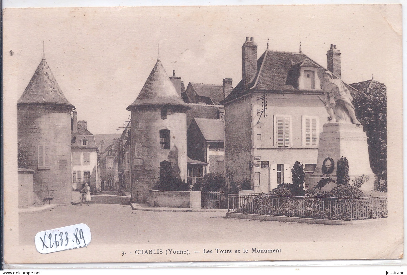 CHABLIS- LES TOURS ET LE MONUMENT - Chablis