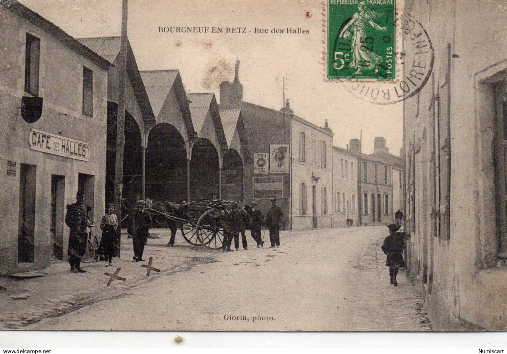 La Bernerie-en-Retz Animée Rue Des Halles Café Des Halles Attelage - Bourgneuf-en-Retz