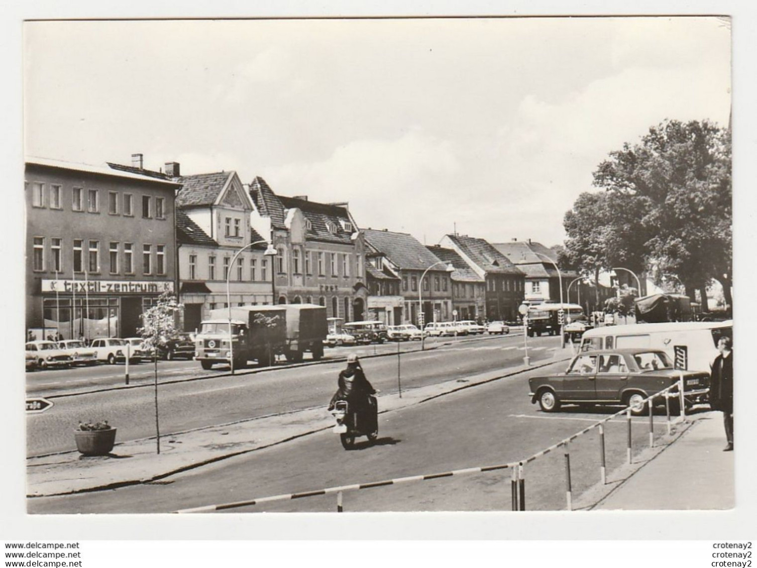 Brandebourg ZOSSEN Markt écrite En 1985 Textil Zentrum Camion BUS Autos Moto - Zossen