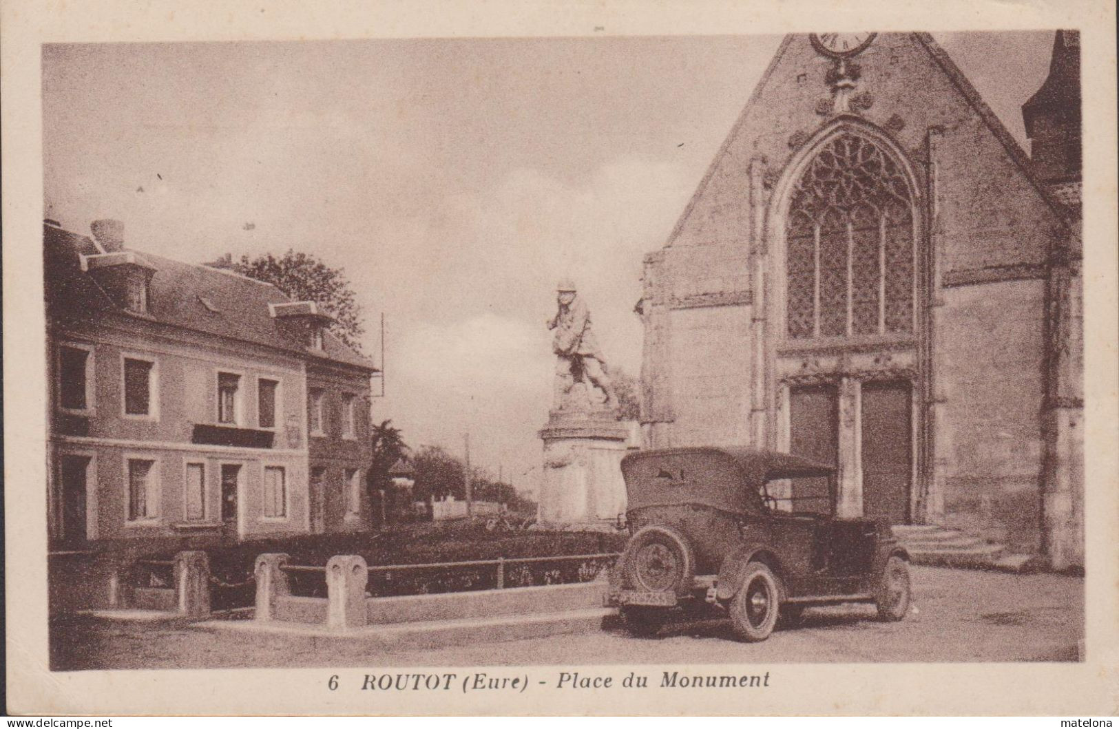 27 - EURE ROUTOT PLACE DU MONUMENT - Routot