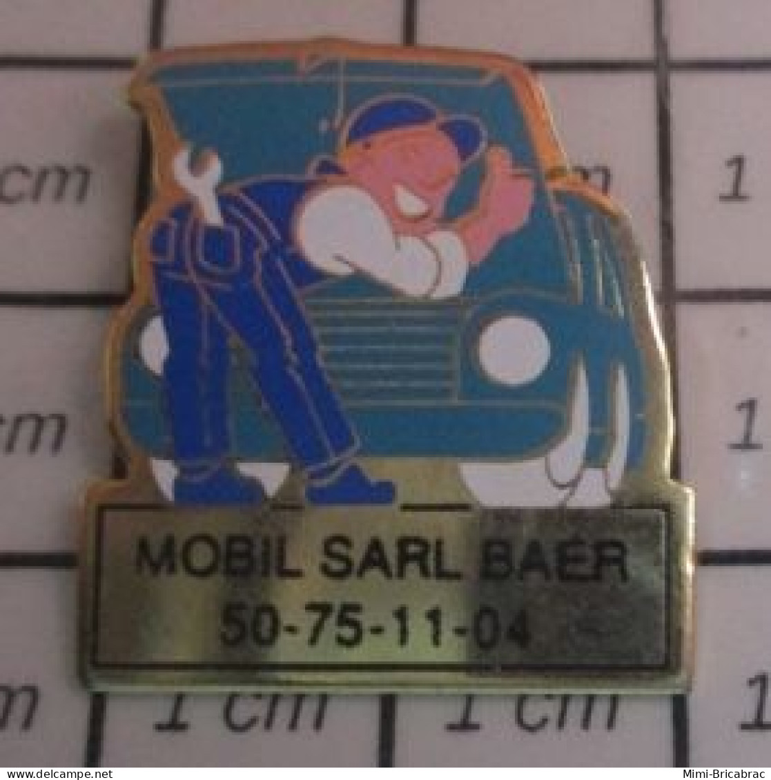 1517 Pin's Pins / Beau Et Rare / CARBURANTS / MOBIL SARL BAER MECANICIEN AUTOMOBILE - Carburants