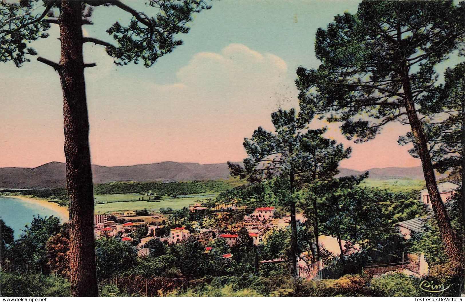 FRANCE - Côte D'Azur - Le Lavandou (Var) - Vue Générale D'un Joli Coin - Carte Postale Ancienne - Le Lavandou