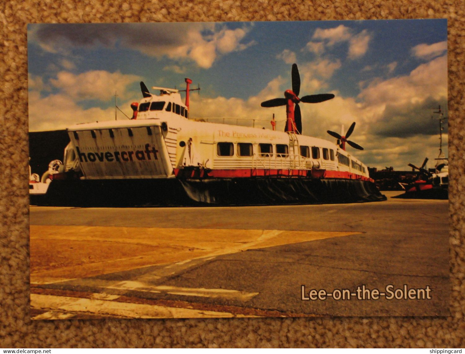 HOVERCRAFT THE PRINCESS MARGARET AT LEE ON SOLENT - Aéroglisseurs