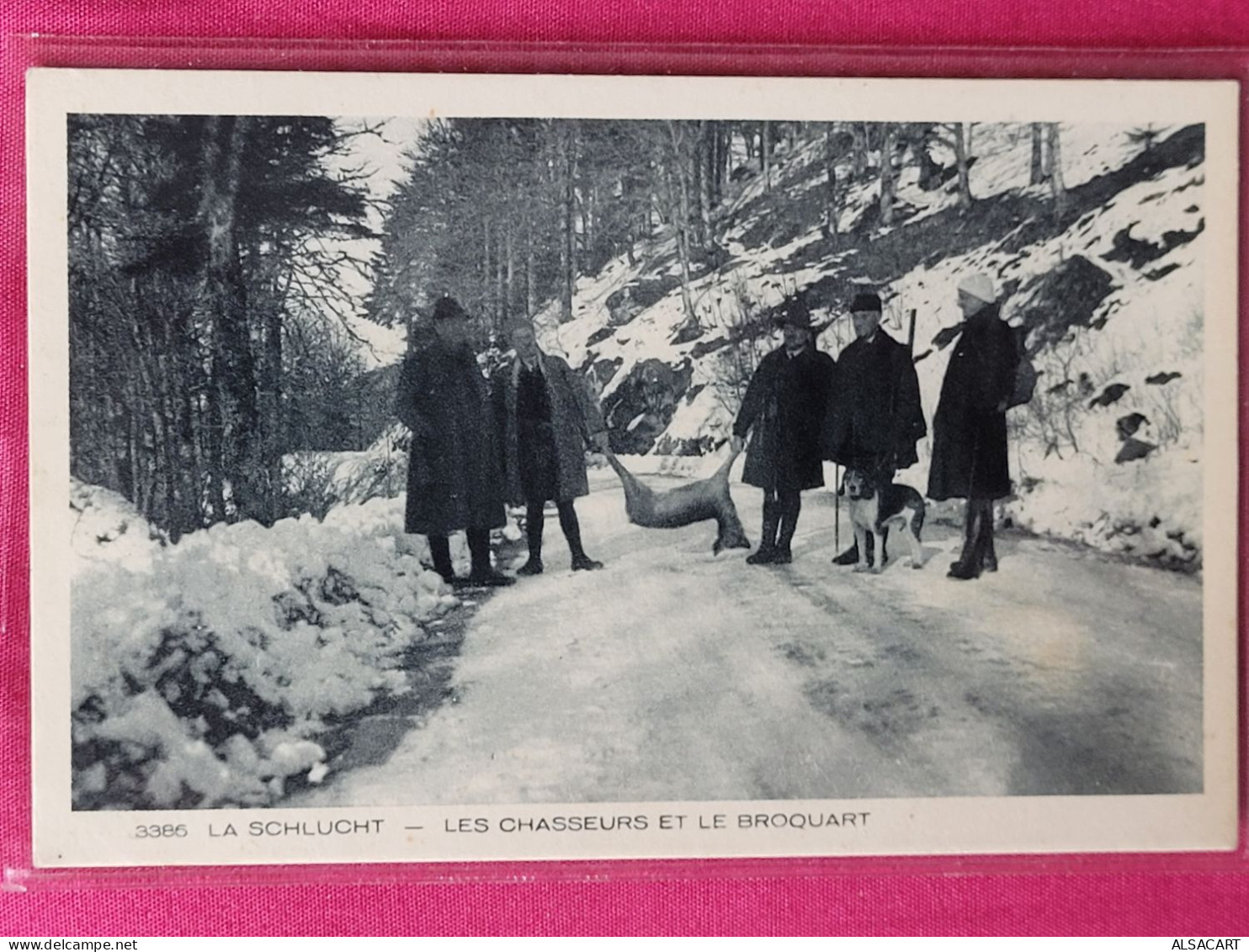 Schlucht Sous La Neige , Chasseurs Et Broquard , Chevreuil Et Chien - Senones